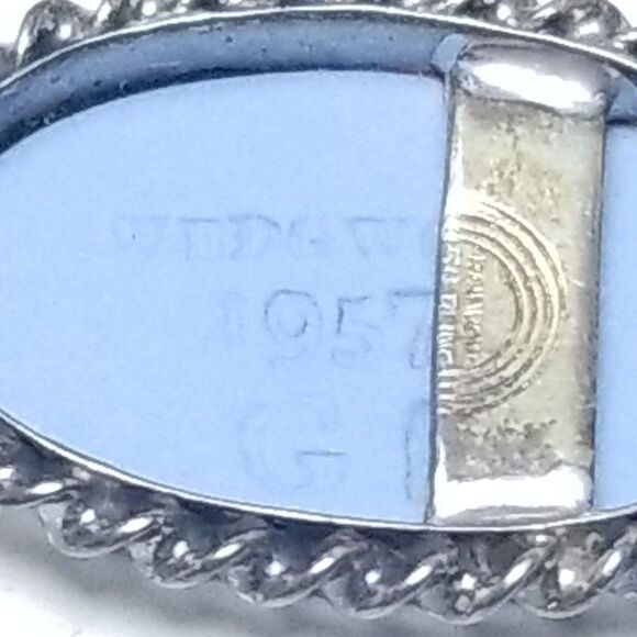 Vintage Wedgewood Jasperware Sterling Silver Pendant Necklace, Rainbow Setting - Picture 4 of 7